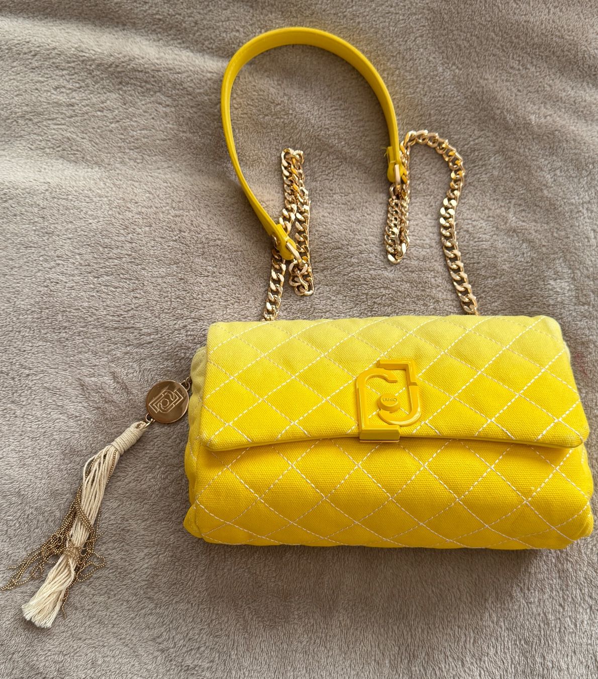 Liu Jo Borse da donna: Originale Liu Jo Tasche in Gelb, Neu – Nuovo e nell'imballaggio originale da Burgdorf venduto da ssv_9t9f