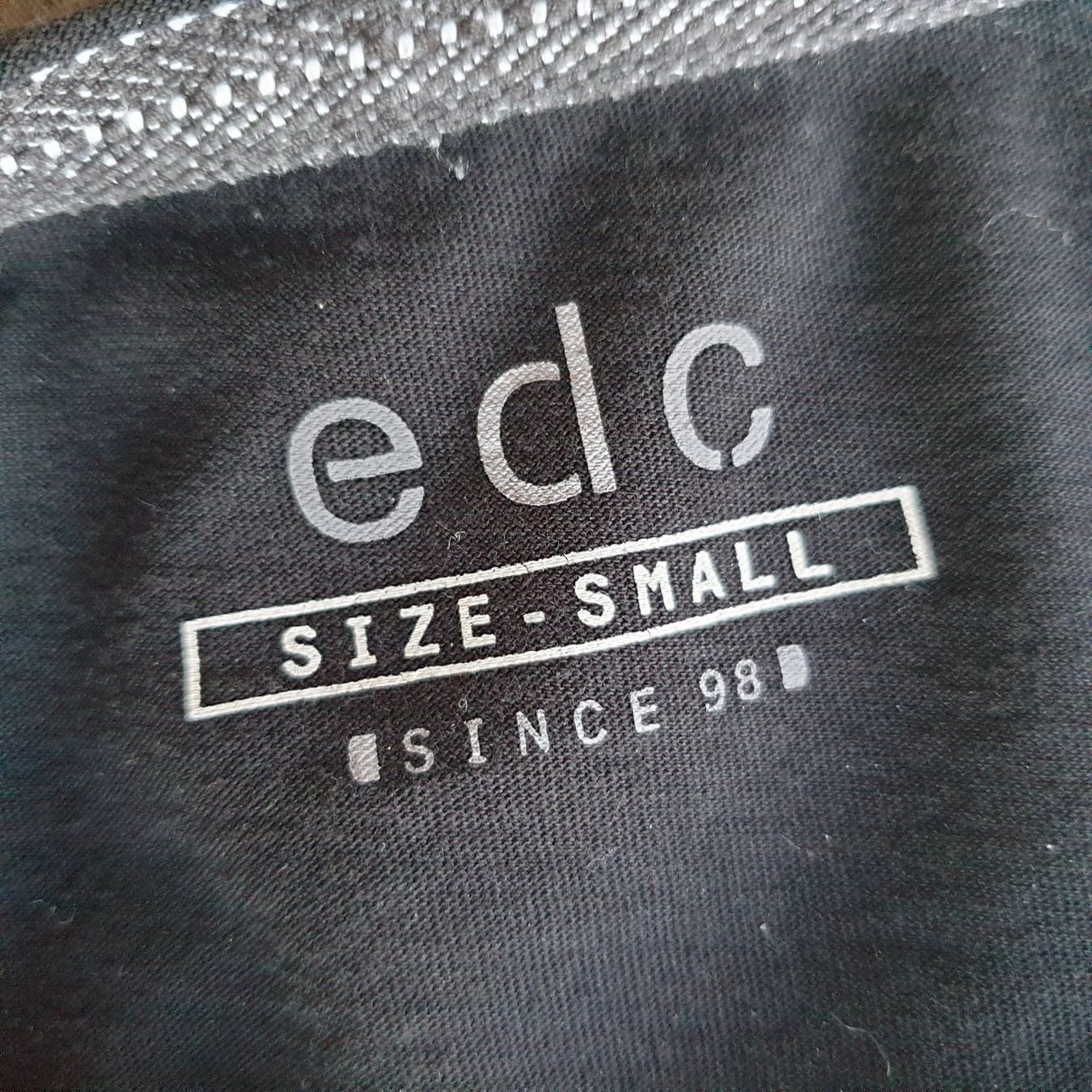 Esprit Maglioni & Felpe: 🐸 EDC ESPRIT HERREN S BASIC COTTON PULLOVER – Usato da Môtier (Vully) venduto da Frogs 4