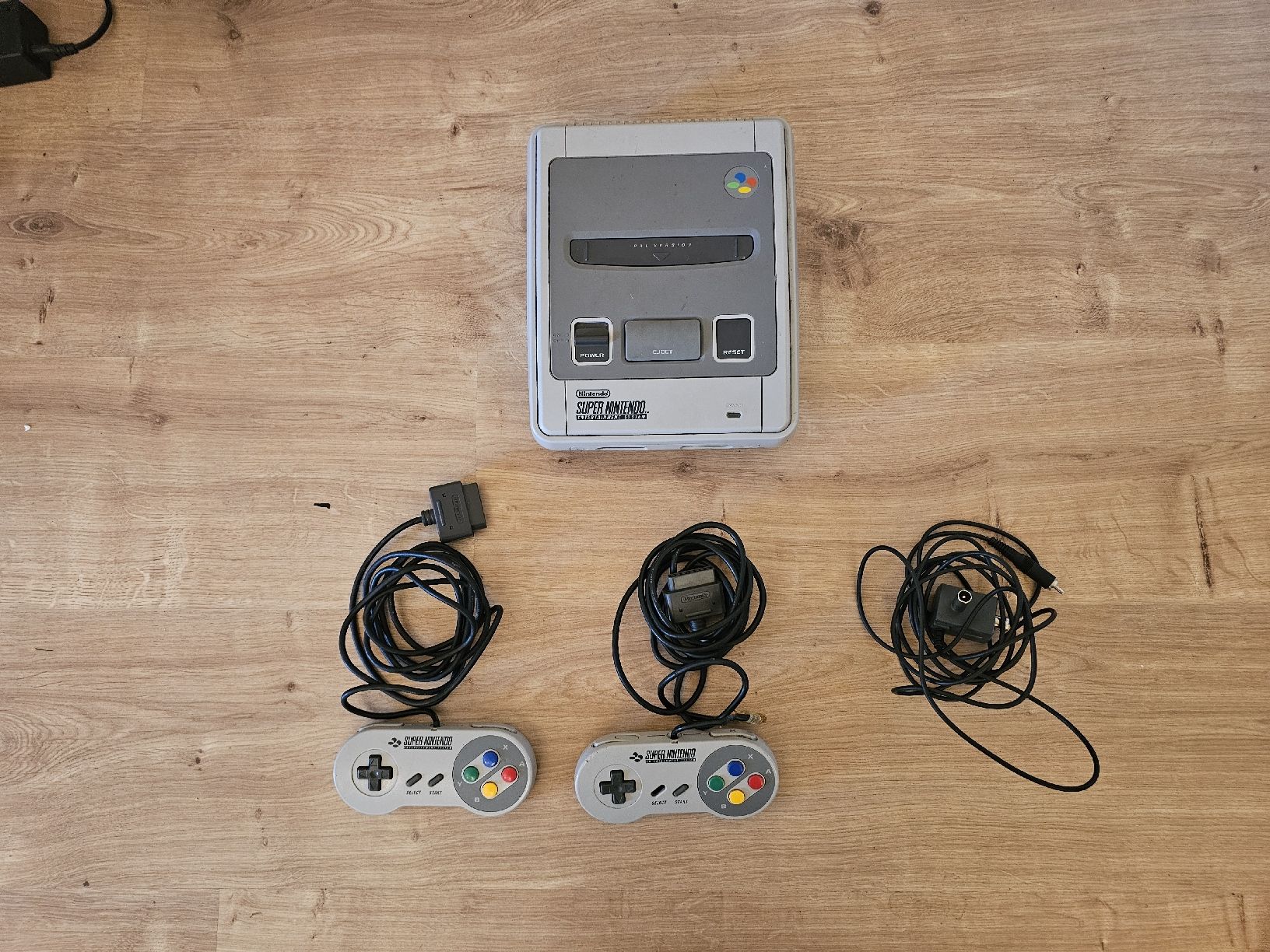 Nintendo Konsolen: super nitendo snes konsole – Defekt aus Kreuzlingen von milo-ss