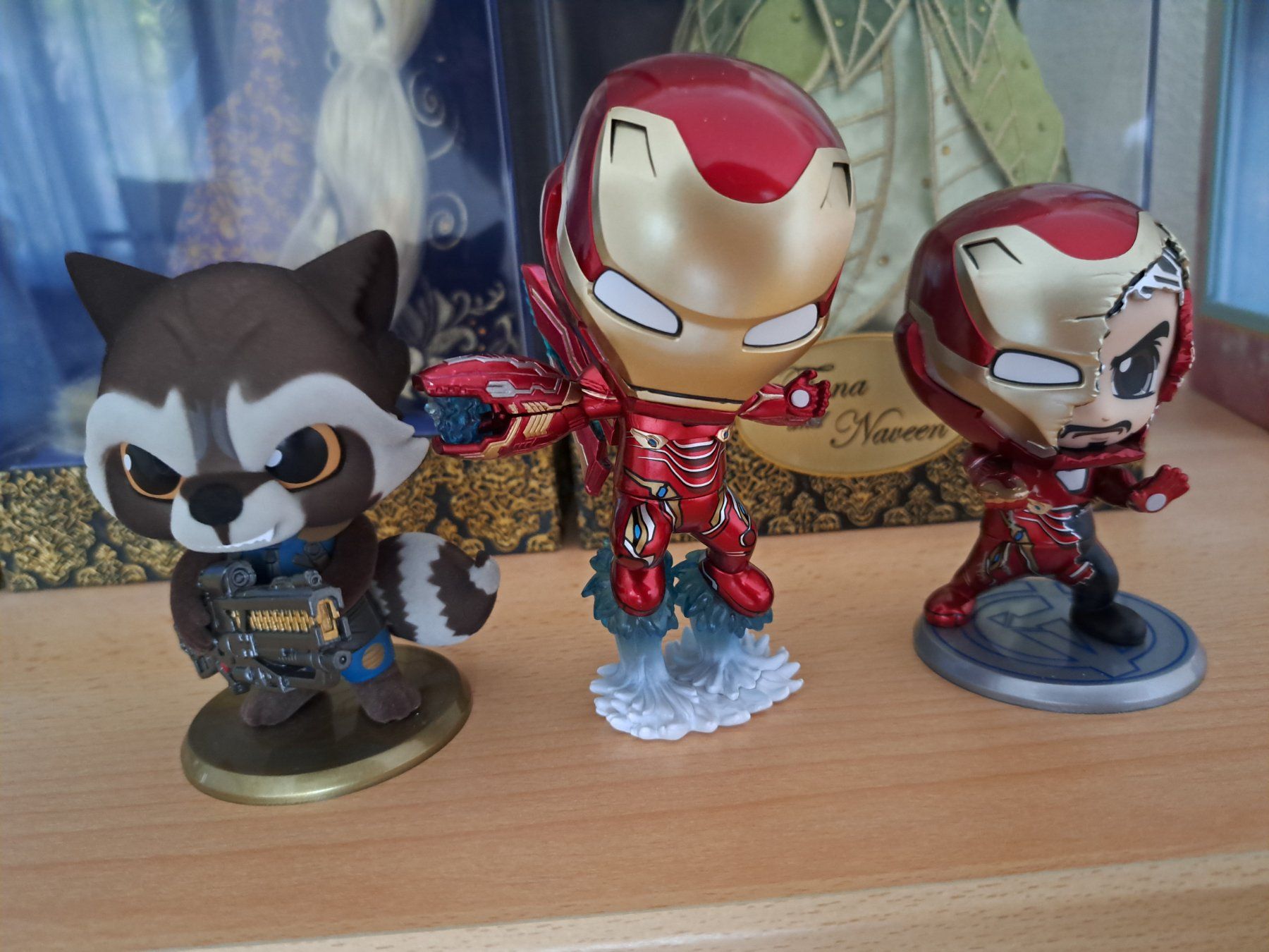 Hot Toys Statuette: Hottoys Cosbaby Marvel Iron Man & Rocket – Nuovo (secondo la descrizione) da Wil SG venduto da RnBFlavoursDarling