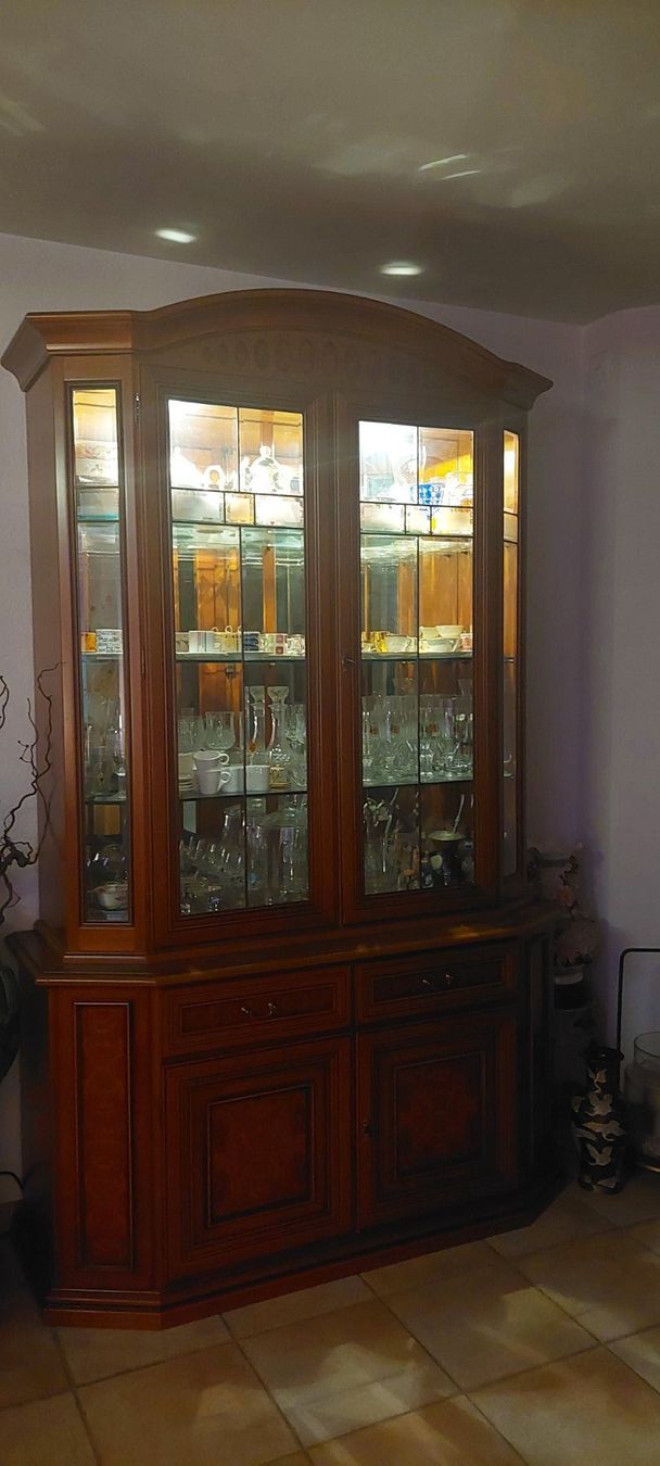 Tischset: Esszimmermöbel Vitrine Tisch Stühle Anrichte Set – Gebraucht aus Urtenen-Schönbühl von Cbuyer 1