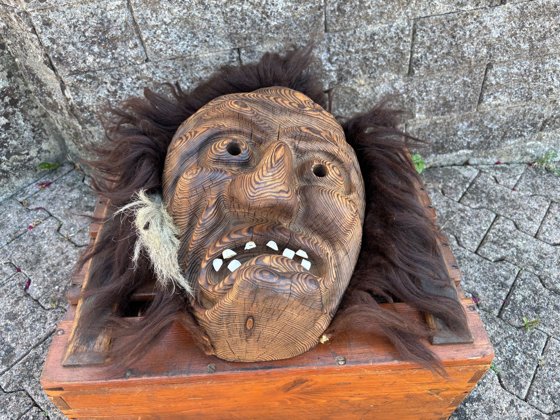 Sonstige Antiquitäten & Kunst: sehr schöne grosse alte Walliser Holzmaske – Gebraucht aus Feldbach von Olive1 5