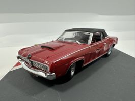 Mercury Cougar 1:43 „James Bond“, rot, UNIVERSAL HOBBIES 