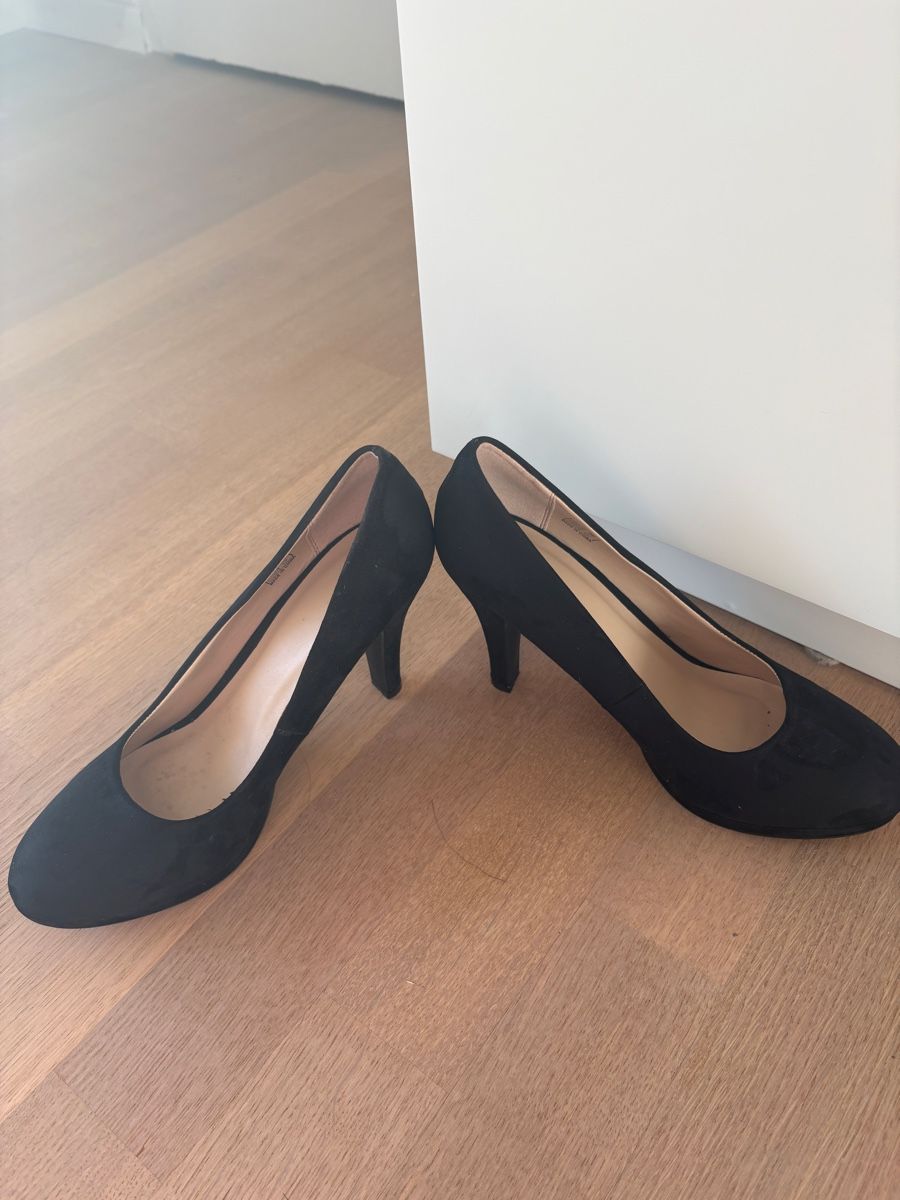 Chaussures femmes: Pumps schwarz Kunstleder – D'occasion à Bern par Janina.Leandra 1