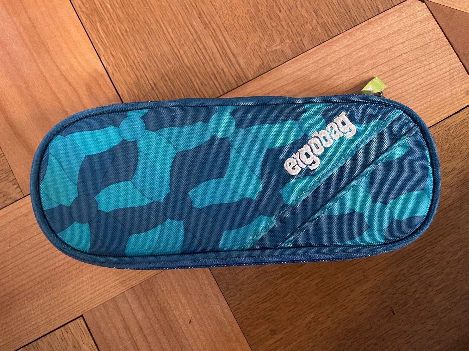 Ergobag Astucci : Ergobag, kleines Schul-Etui, türkis/blau – Usato da Zürich venduto da Capetown14