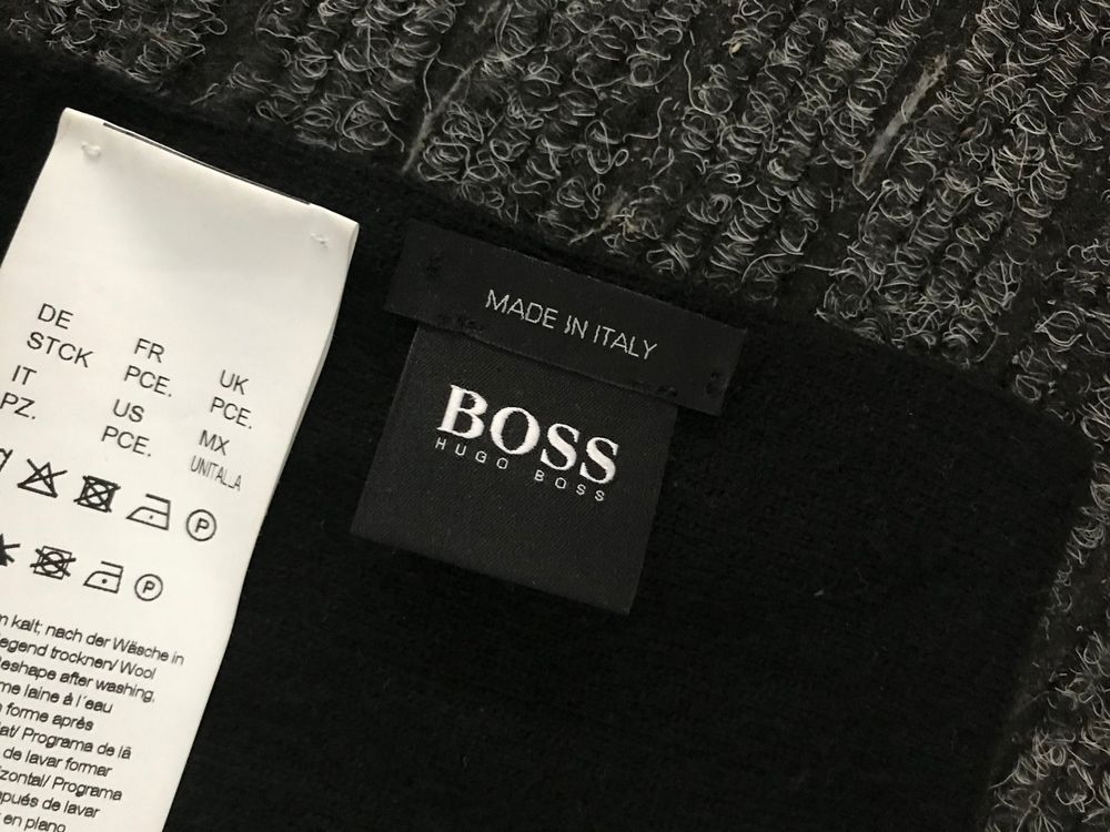 Hugo BOSS Schal Foulard schwarz mit weisser Schrift Kaufen auf Ricardo