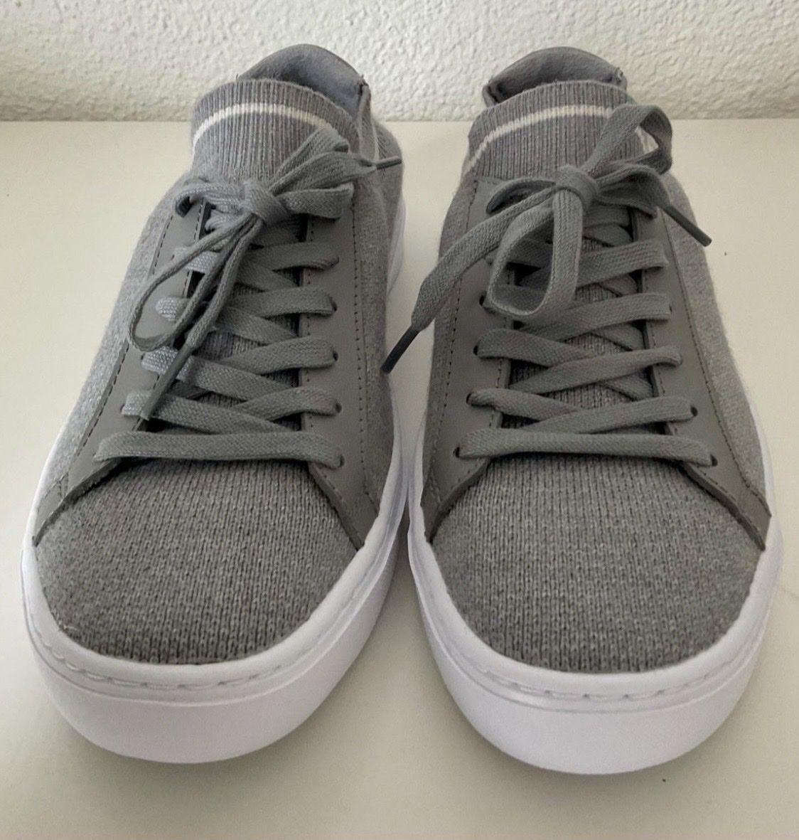 Lacoste Scarpe da donna: Graue Sneaker von Lacoste Gr. 38  – Nuovo (secondo la descrizione) da Hünenberg See venduto da Saide27