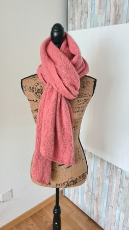 Flauschiger, warmer Winterschal von Antonio, neuwertig!