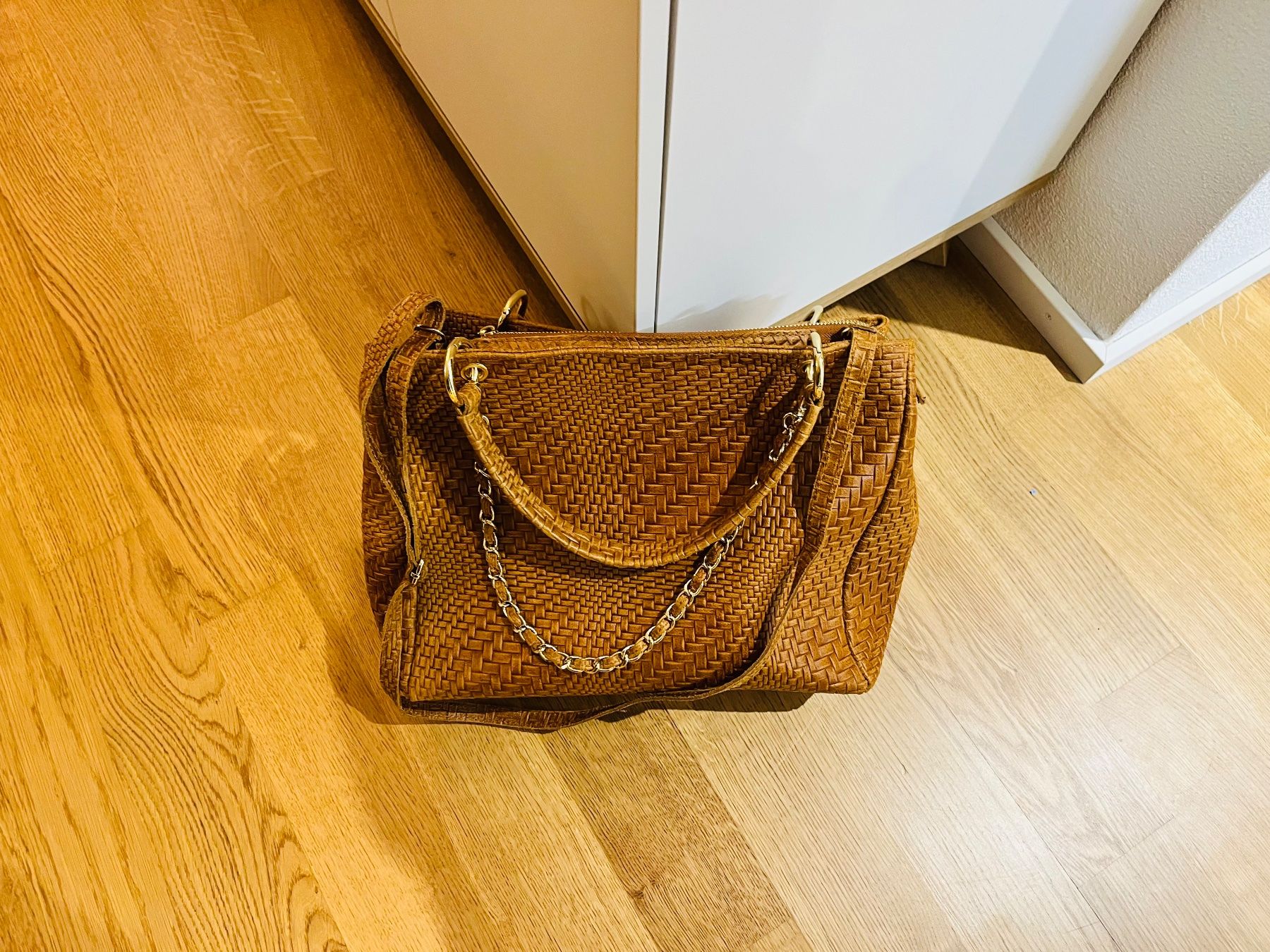 Sacs femmes: Handtasche – Neuf (Voir description) à Männedorf par gilaaisha 2