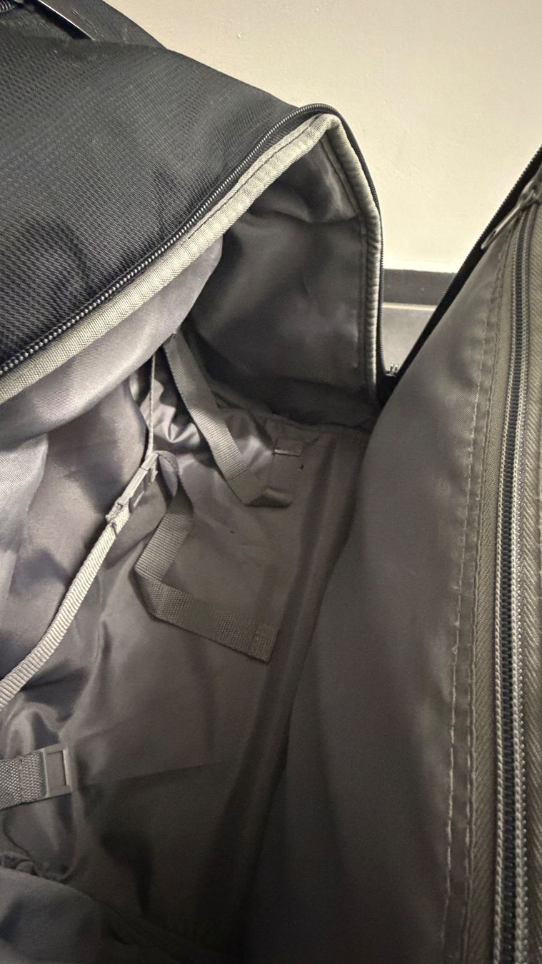 Valigie: Petite valise noire à roulette – Usato da giffers venduto da sev_c9x9 6