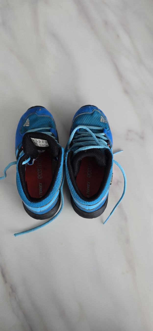 Adidas Scarpe per ragazzi: Gut erhaltene Adidas Terrex Grösse 27 – Usato da Studen BE venduto da Spez3 3