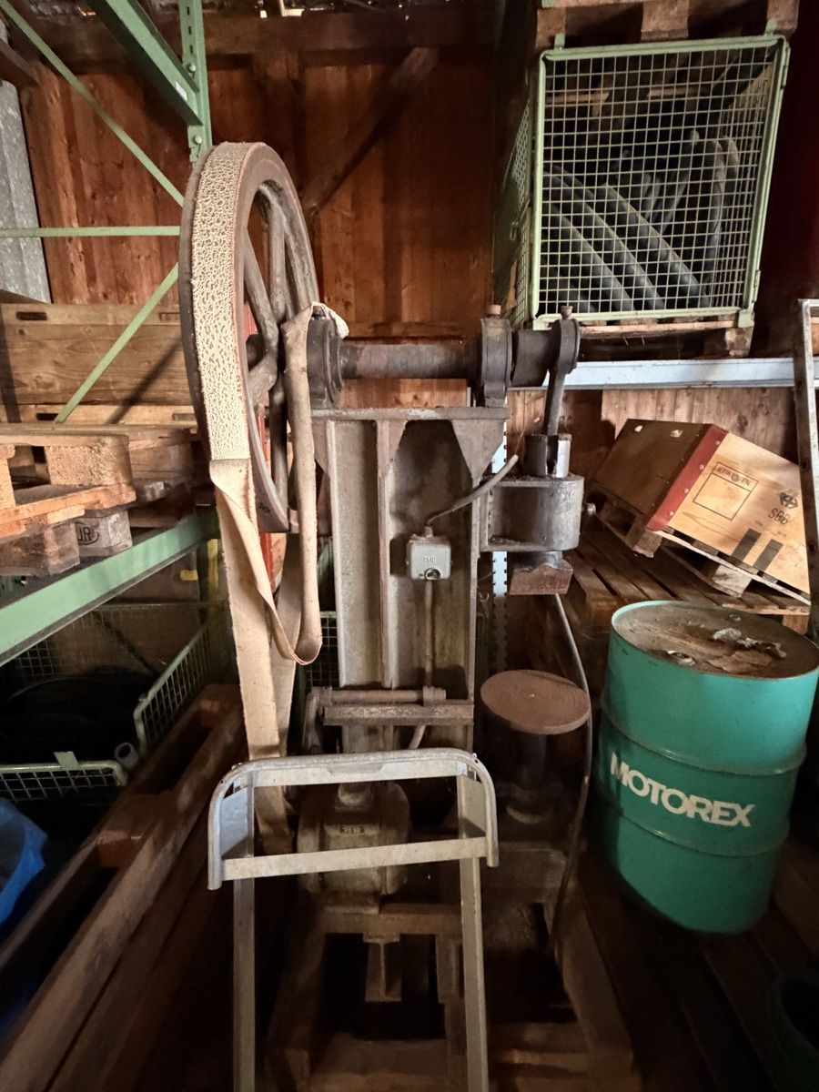 Tutte le macchine: Alte Holzspaltmaschine – Difettoso da Niederbüren venduto da Sir_Kajuju 3