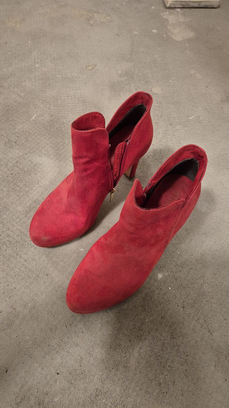 Tamaris Scarpe da donna: Stivaletti rossi 36  – Nuovo (secondo la descrizione) da Riazzino venduto da RagusaM