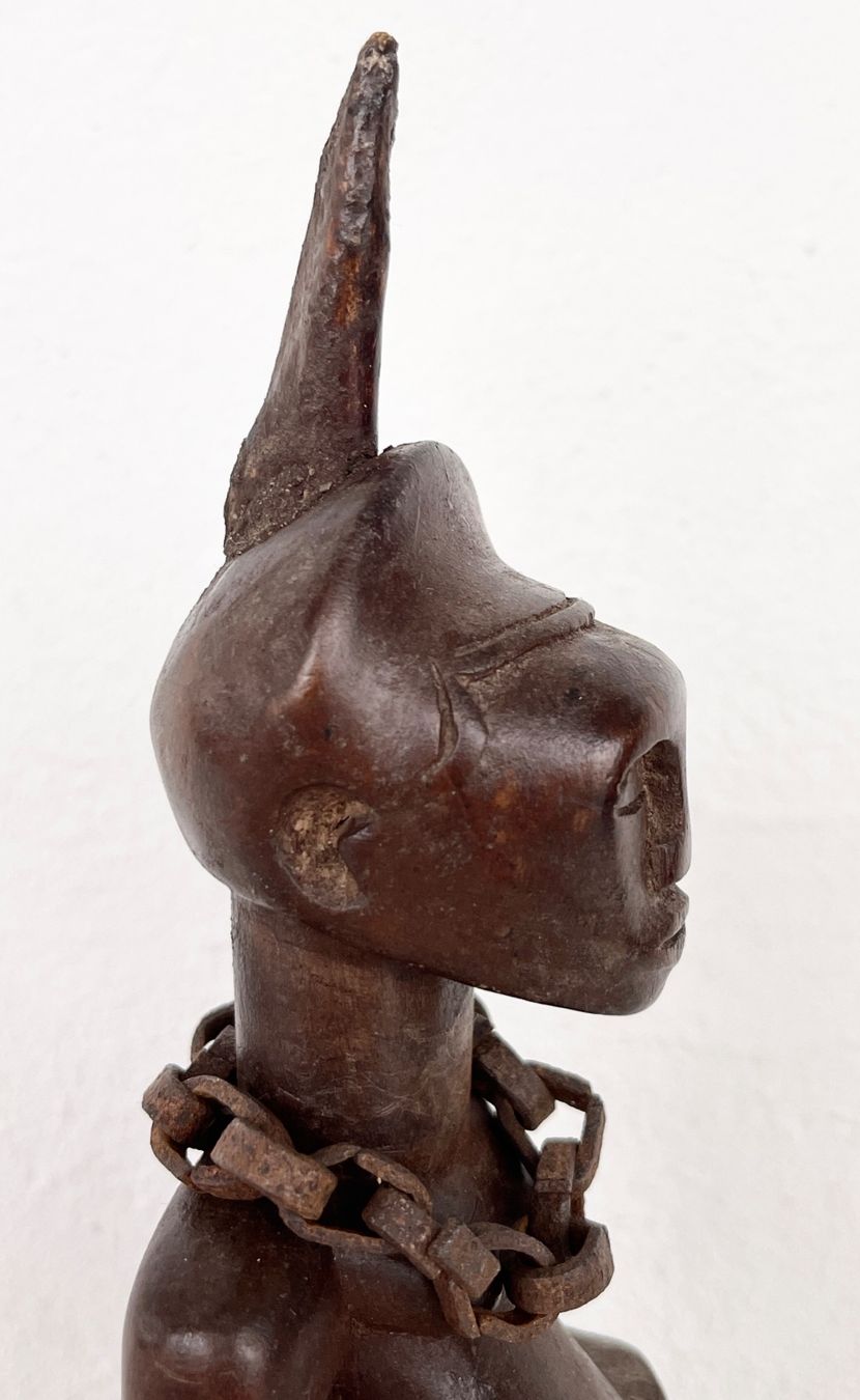 Skulpturen & Statuen: feine ausdrucksstarke alte Songye Figur Höhe 22 cm – Gebraucht aus Rüthi (Rheintal) von Kunsthaus777 9