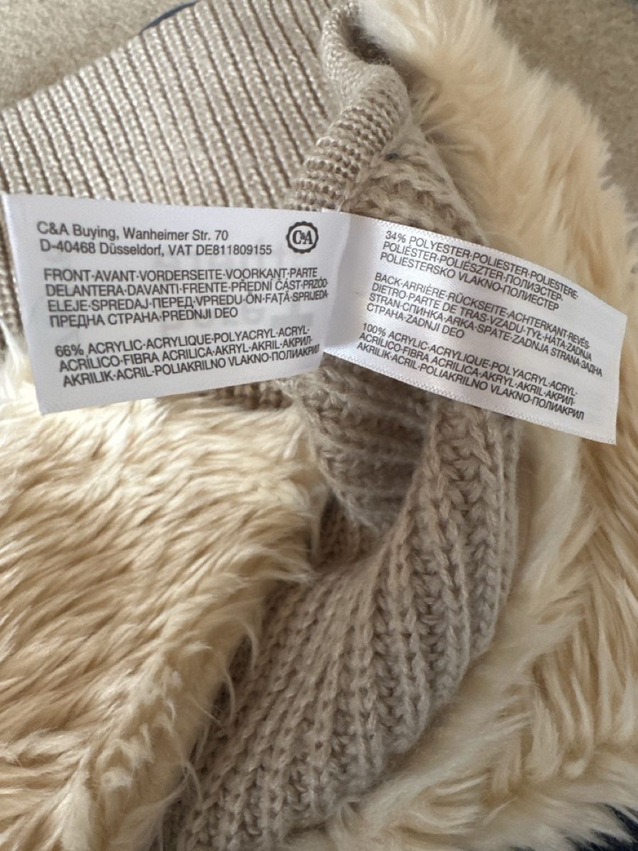 C&A Giacche & Cappotti: C&A Strickweste mit Kunstfell Grösse 170/176 oder XS / S – Usato da Buchs AG venduto da tifena 3