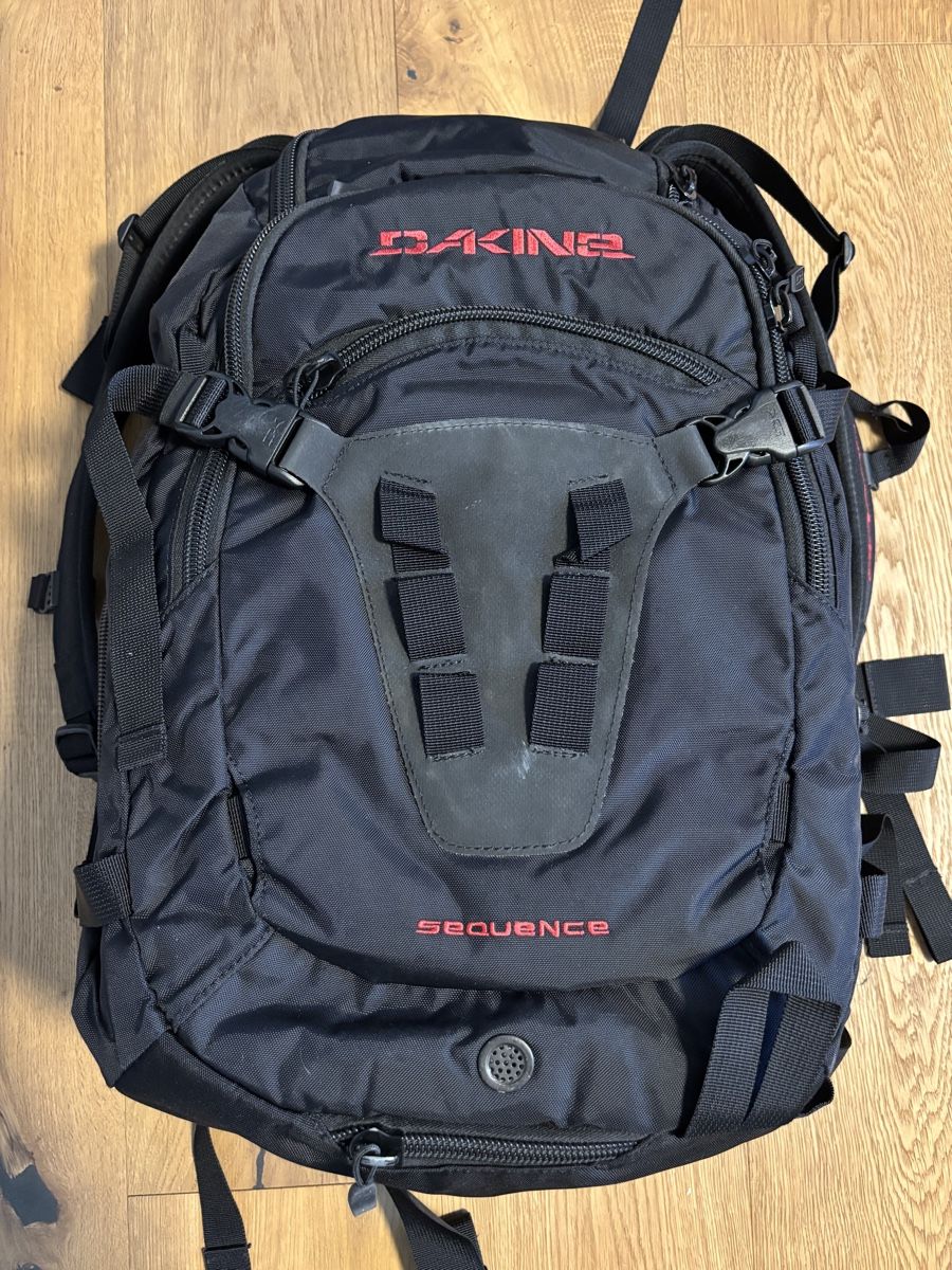 Dakine Zaini: Dakine Sequence Fotorucksack – Usato da Langnau am Albis venduto da Ler