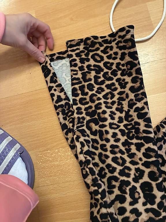 Leggings: Leggins Leopard Animal Print Flared Pants – Usato da Bern venduto da n-dine 2