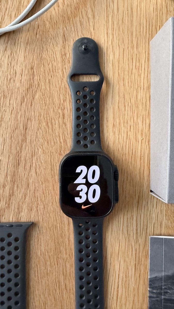 Apple Smartwatch: Apple Watch Ultra 2 (GPS + Cellular)  – D'occasion à Düdingen par Emphilly 2