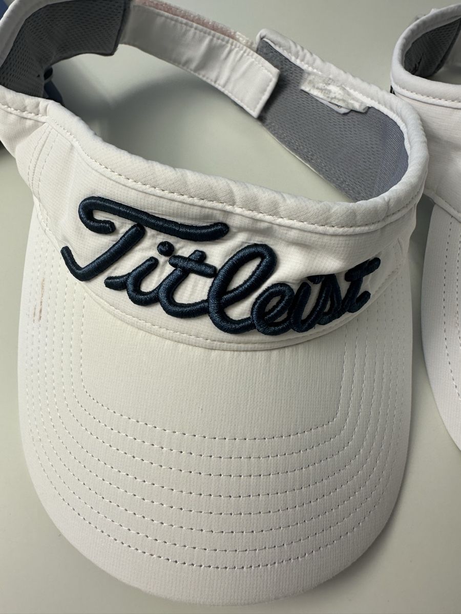Altro in  Abbigliamento & Accessori: Titleist Golf Visor, 2 Stück – Usato da St. Gallen venduto da Ursula66