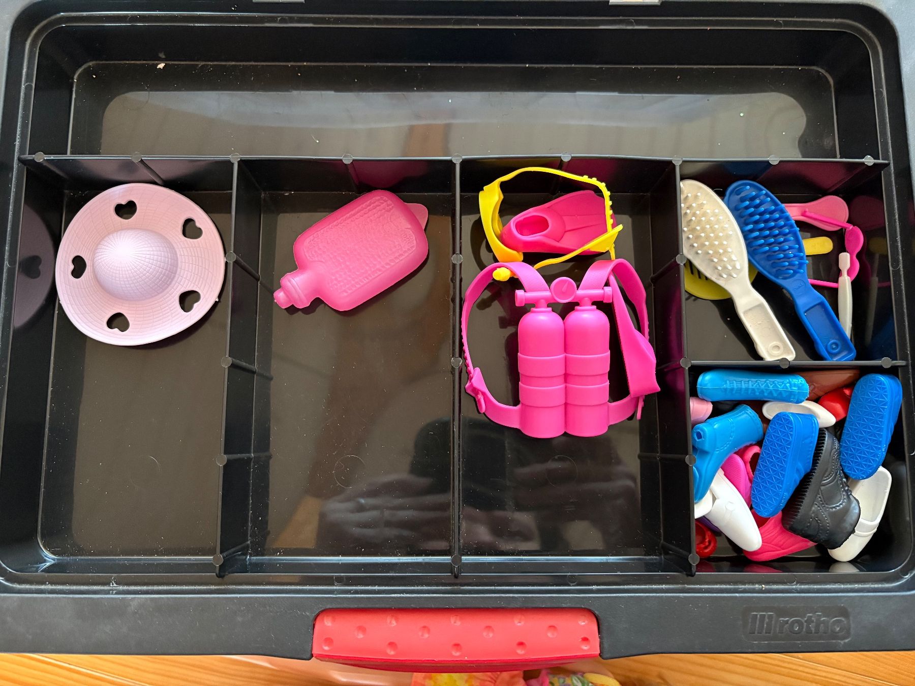 Puppen: 2 Barbies, 1 Ken inkl. Zubehör – Gebraucht aus Brittnau von Sterndolde 2