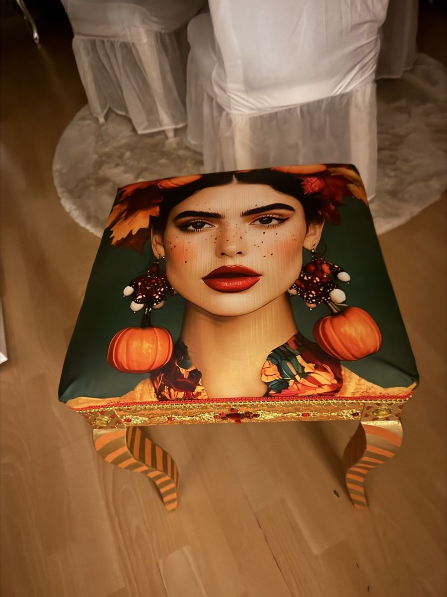 Hocker: Einzigartiger unikat Hocker/Stuhl – Gebraucht aus Niederurnen von Chanel40