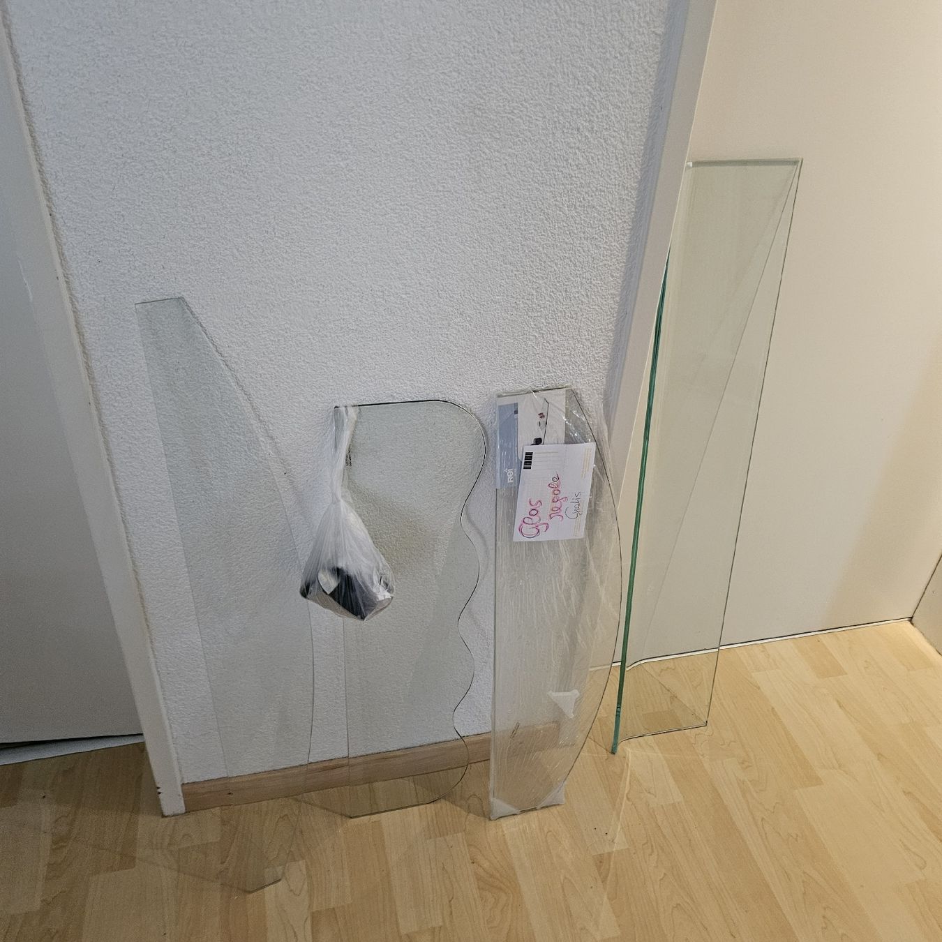 Regale: Wunderschöne 4 glas regale mit halterung – Gebraucht aus wolfhalden von 46464646 8