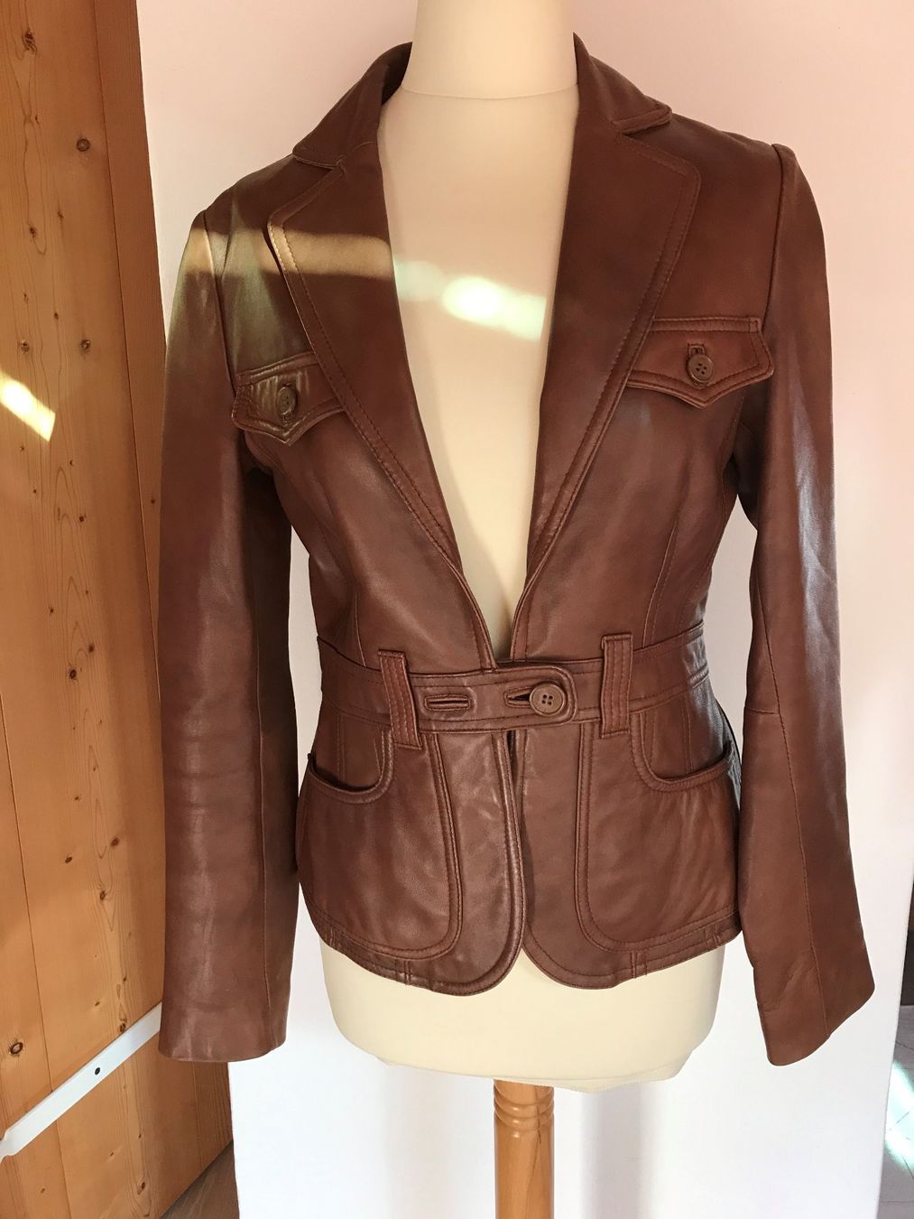 Hallhuber Giacche: Braune Hallhuber Lederjacke Gr. 36 – Nuovo (secondo la descrizione) da Zürich venduto da LisM.