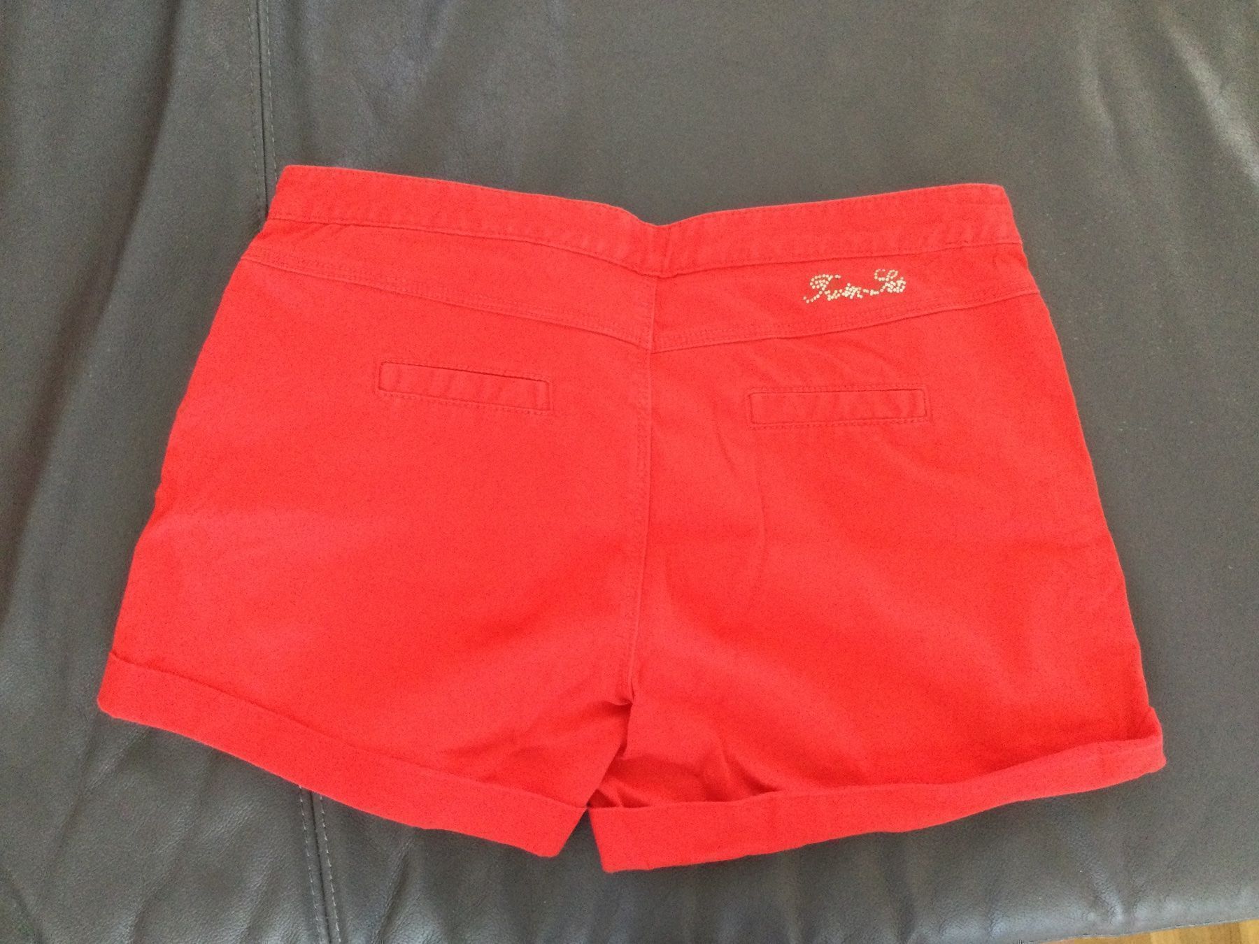 Twinset Pantaloni: Shorts rot TWIN-SET – Usato da Horw venduto da Benny017 1