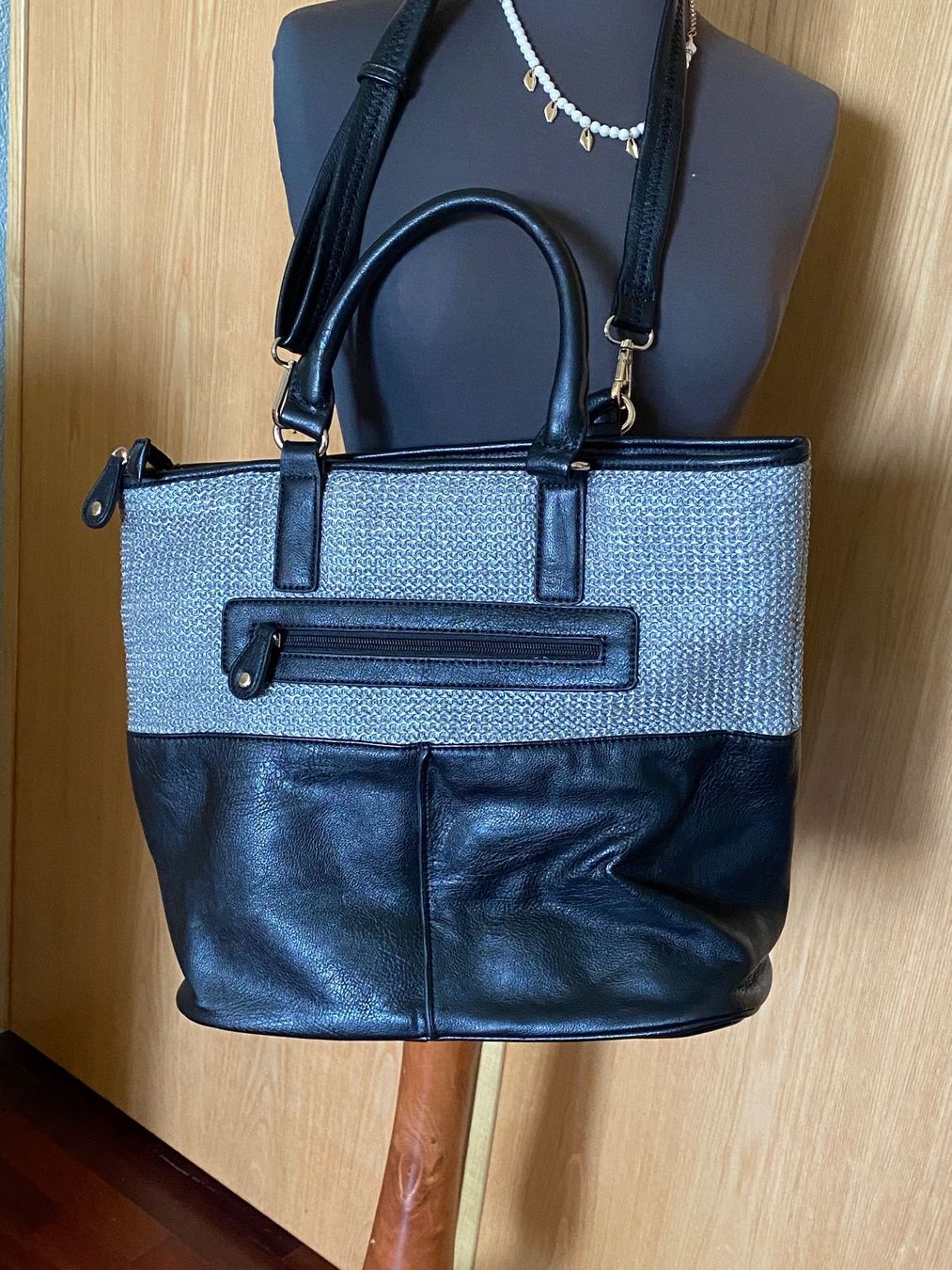 Borse da donna: Schwarze geräumige Damentasche Shopper – Nuovo (secondo la descrizione) da Besazio venduto da lionheart63 3