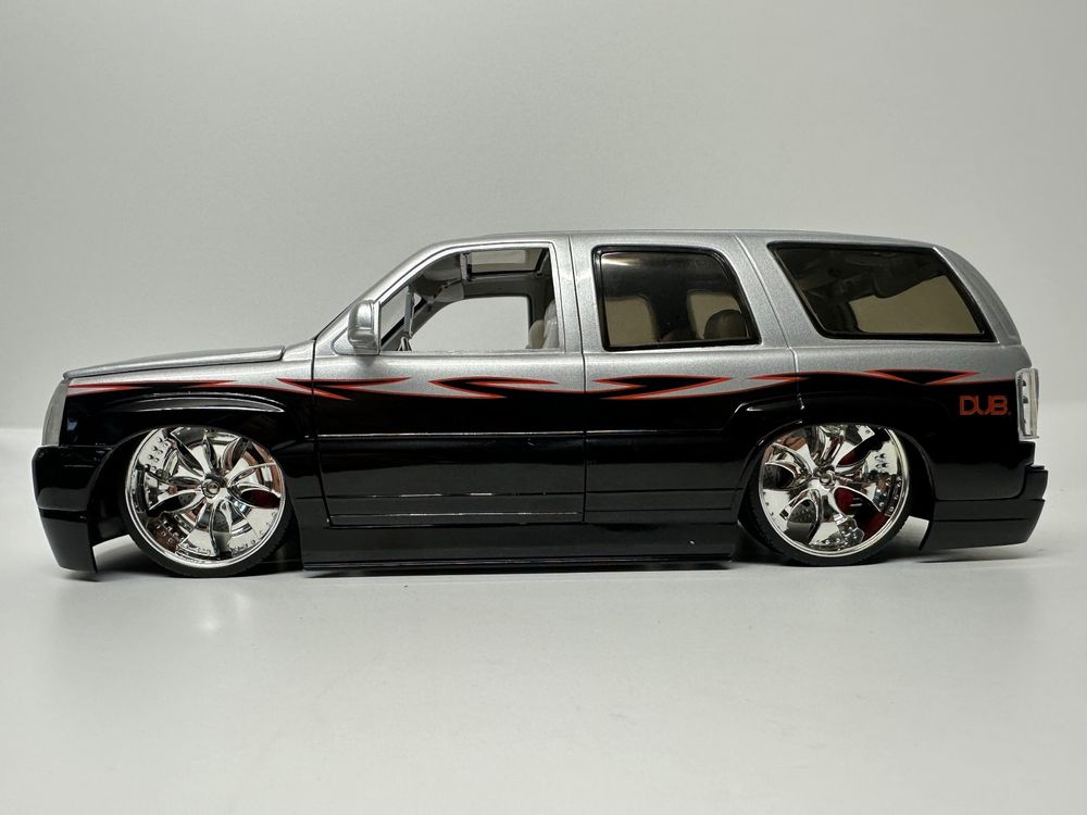 Cadillac Escalade 1:18, schwarz-silber, Dub City, Jada Toys