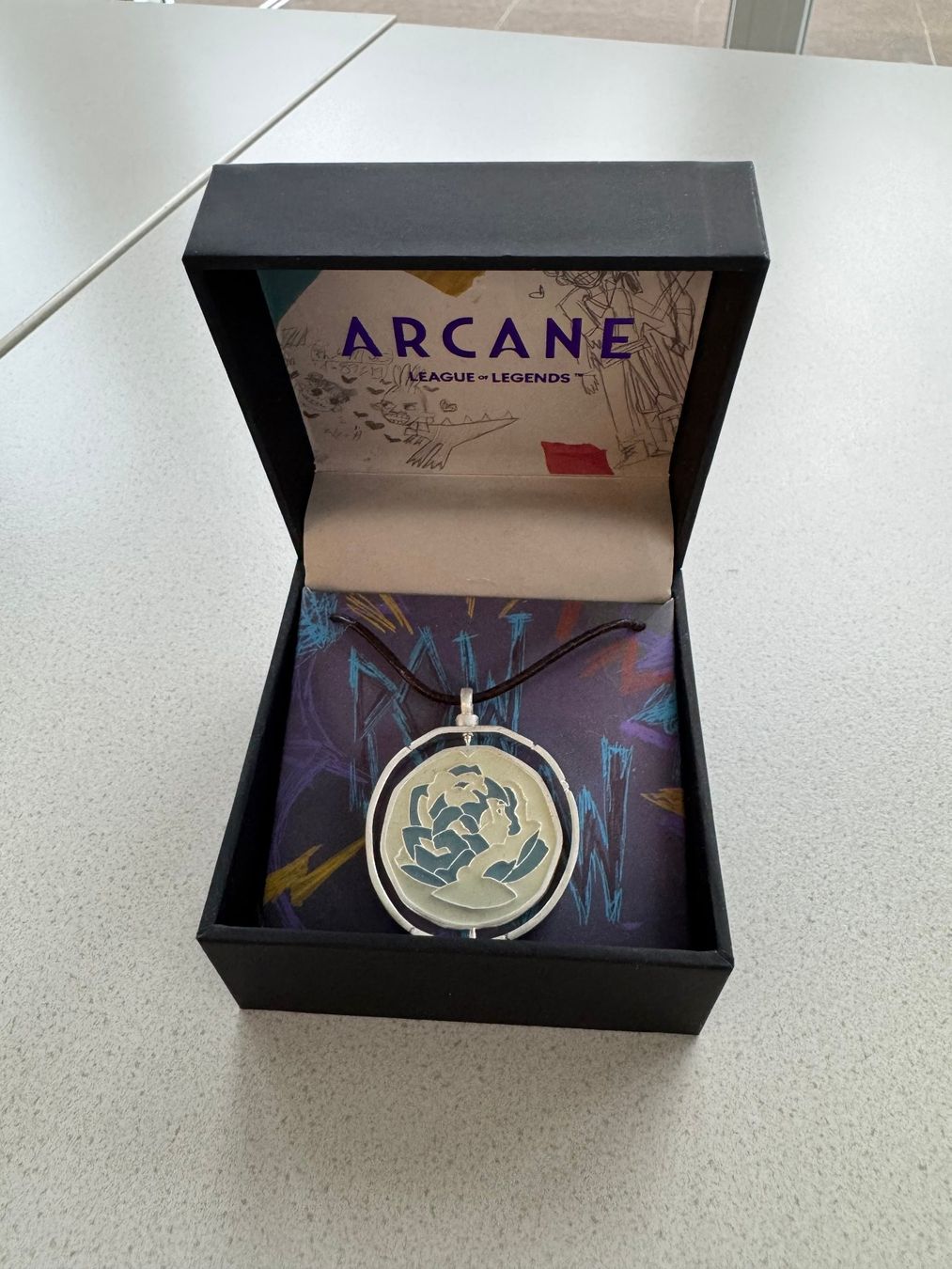Catenine: Arcane Blue Rose Kette – Usato da Niederuzwil venduto da Strawhat69