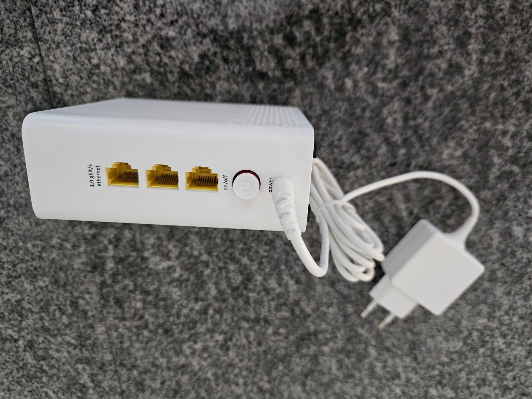 Swisscom Modems & Routeurs: W-Lan Box von Swisscom – D'occasion à Steinhausen par Maria-Teresa.Ehrler 1