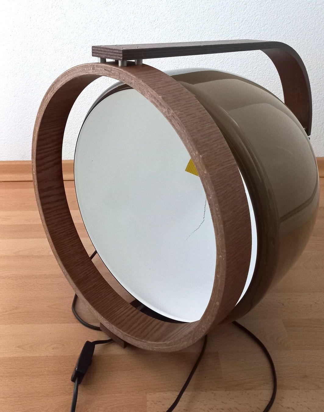 Temde Leuchten Lampen: Temde grosse Tischlampe/Stehlampe, kaputter Lampenschirm – Gebraucht aus Bévilard von Orscha 7
