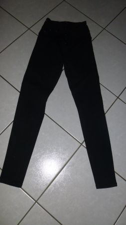 Damen-Jeans schwarz, Marke Zebra; vorne geknöpft  /XS