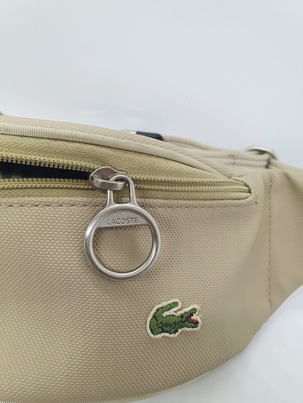 Lacoste Borse: LACOSTE BAUCHTASCHE BEIGE NEUWERTIG – Nuovo (secondo la descrizione) da St. Gallen venduto da CaliSunshine 1