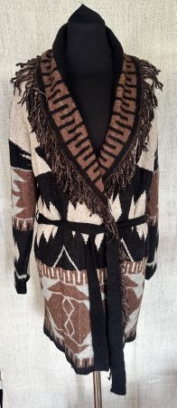 Schöne Strickjacke von Only im Ethno-Style Gr. S