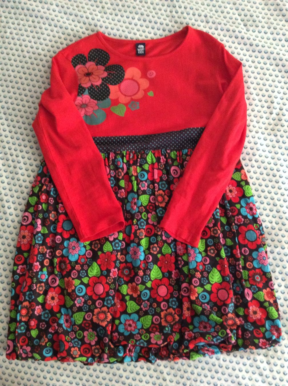 Vestiti & Gonne: Robe colorée à fleurs - taille 140 cm 10 ans - parfait état – Usato da Le Mont-Pèlerin venduto da dundun1