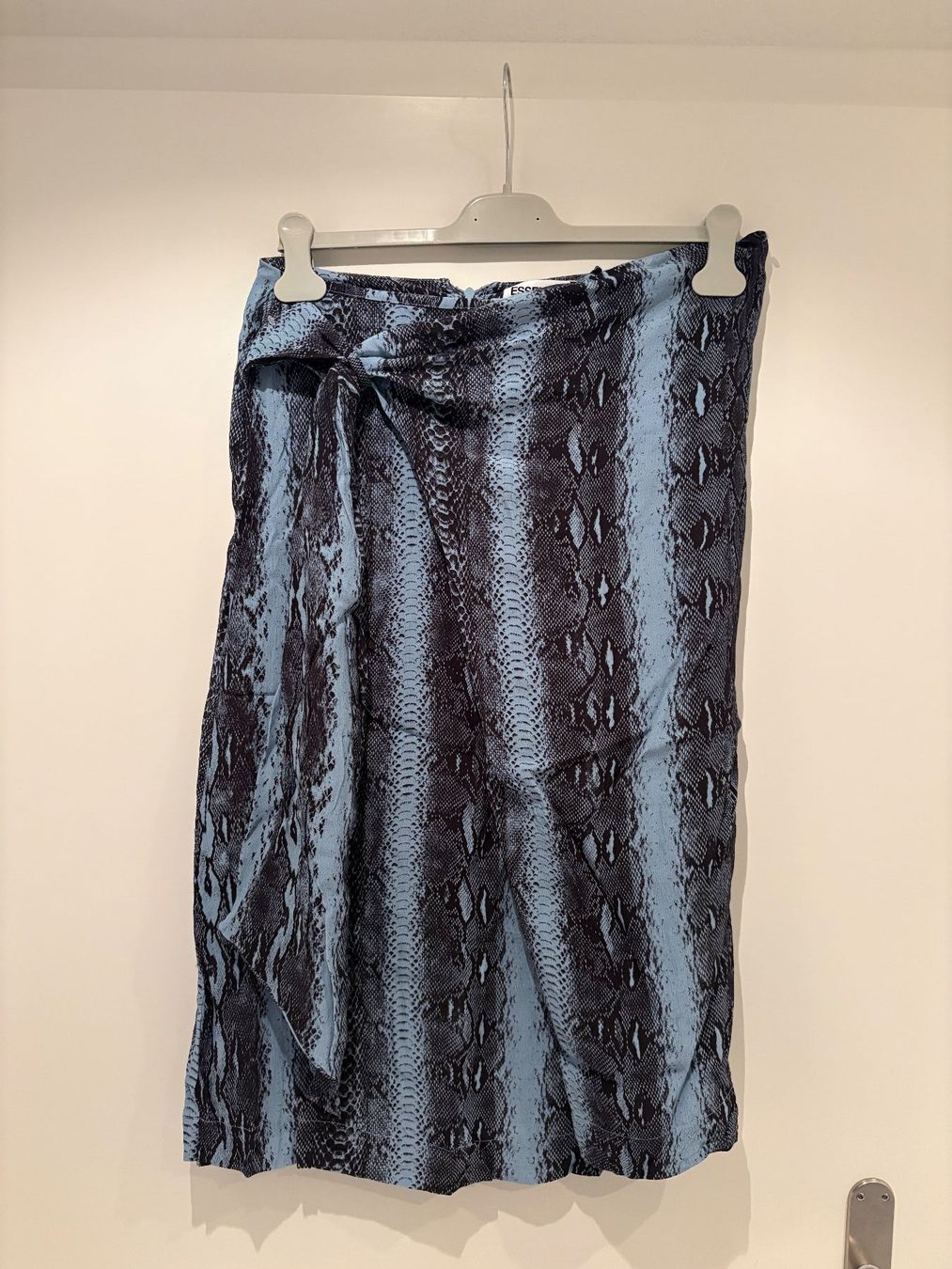 Essentiel Antwerp Gonne: ESSENTIEL Antwerp - Snake pattern Skirt - Size 38 – Usato da Muzzano venduto da Sidney_3