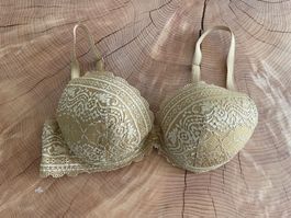 BH / Soutien-gorge avec broderies, ETAM 85B/C