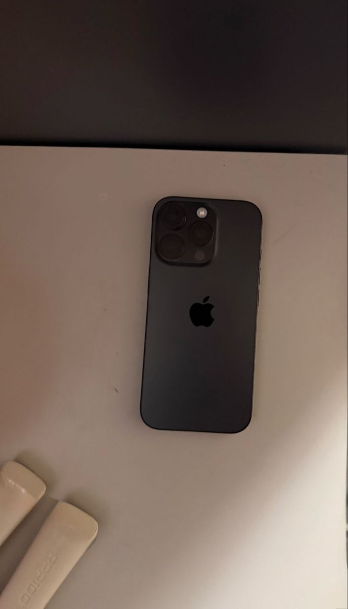 Apple Handys / Smartphones: iPhone 16 pro 5125 GB  – Gebraucht aus Basel von KingKhallid 1
