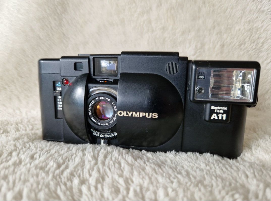 Olympus Fotocamera: Olympus XA | Point and Shoot | Analog | Film camera – Usato da Zuoz venduto da againcelig
