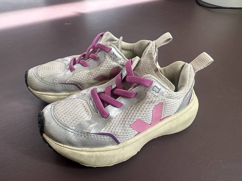 Veja Scarpe da uomo: Veja Sneakers Größe 26 – Usato da Zürich venduto da Sennin