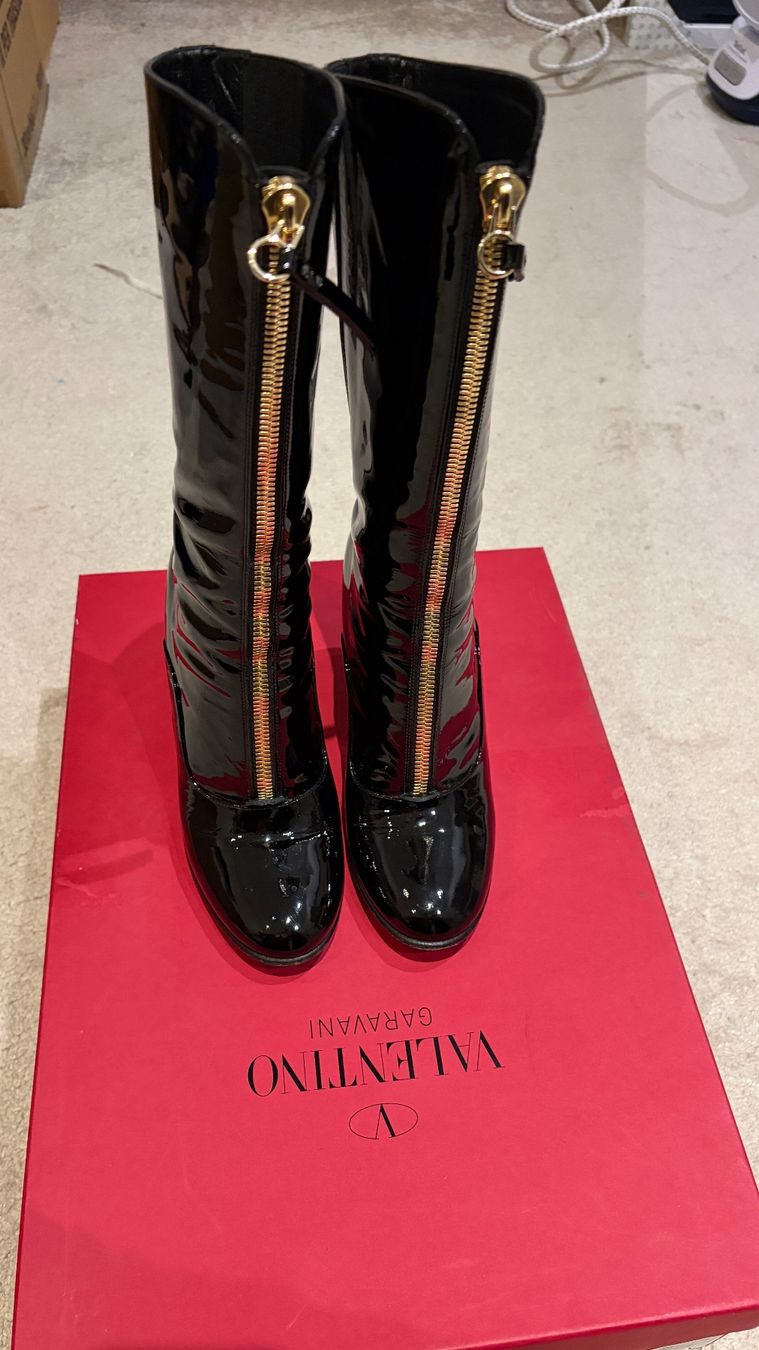 Valentino Scarpe da donna: Stiefel Valentino Garavani 38,5 – Usato da Liestal venduto da Goldart