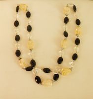 Vintage-Halskette mit Natur-Citrin-Quarz- und Onyx steinen.