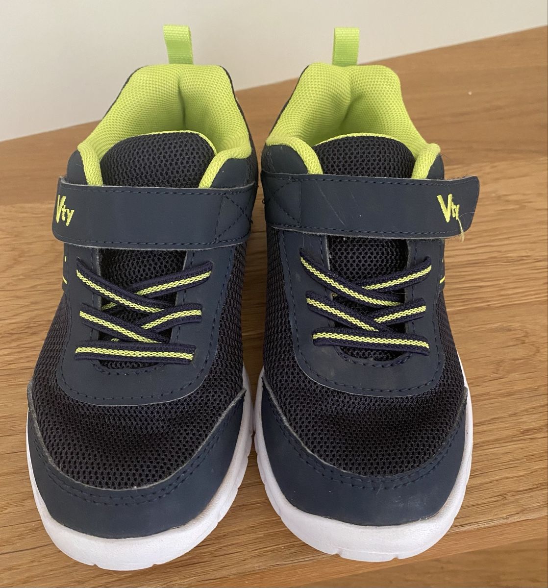 Dosenbach Scarpe per ragazzi: Sneakers - Gr. 29 – Usato da Frenkendorf venduto da around_the_world 1