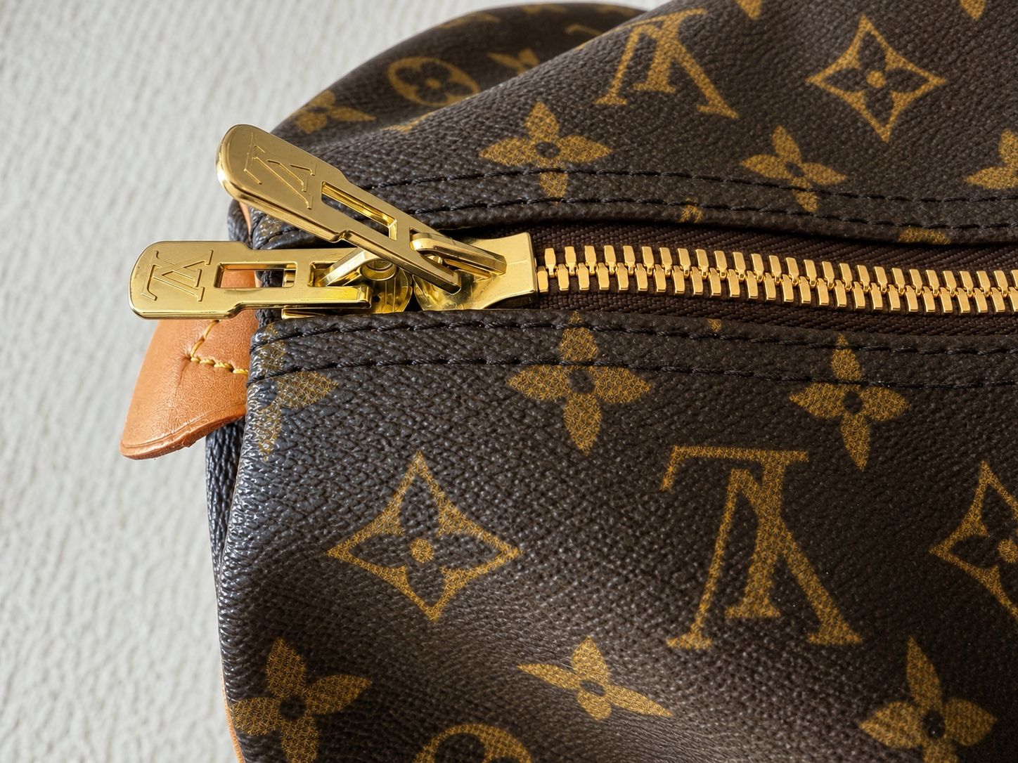 Louis Vuitton Sacs: Louis Vuitton Keepall 60 Monogram Canvas Original M41422 – Neuf (Voir description) à Zürich par pri_g25x 5