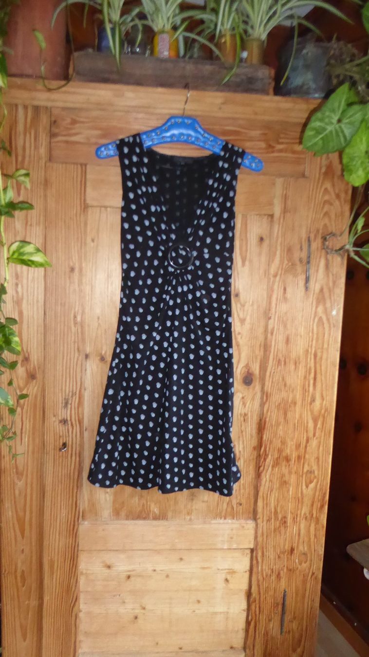 Vestiti: Schönes Kleid Gr 34 AMISU – Usato da Sargans venduto da Benziner 2