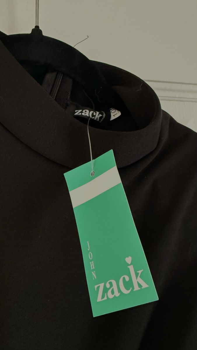 Vestiti: Little Black Cocktail Dress – Nuovo e nell'imballaggio originale da Corsier-sur-Vevey venduto da Kristina.Nova 3