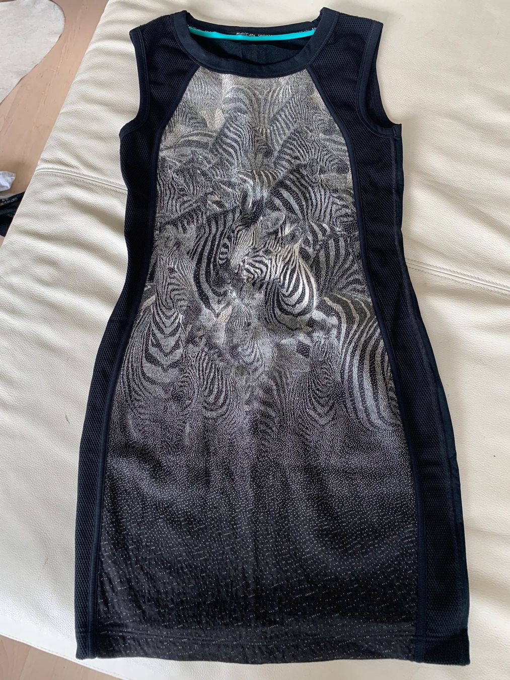 Marc Cain Vestiti: Marc Cain, Kleid Zebra – Nuovo (secondo la descrizione) da Hombrechtikon venduto da Herbstsonne