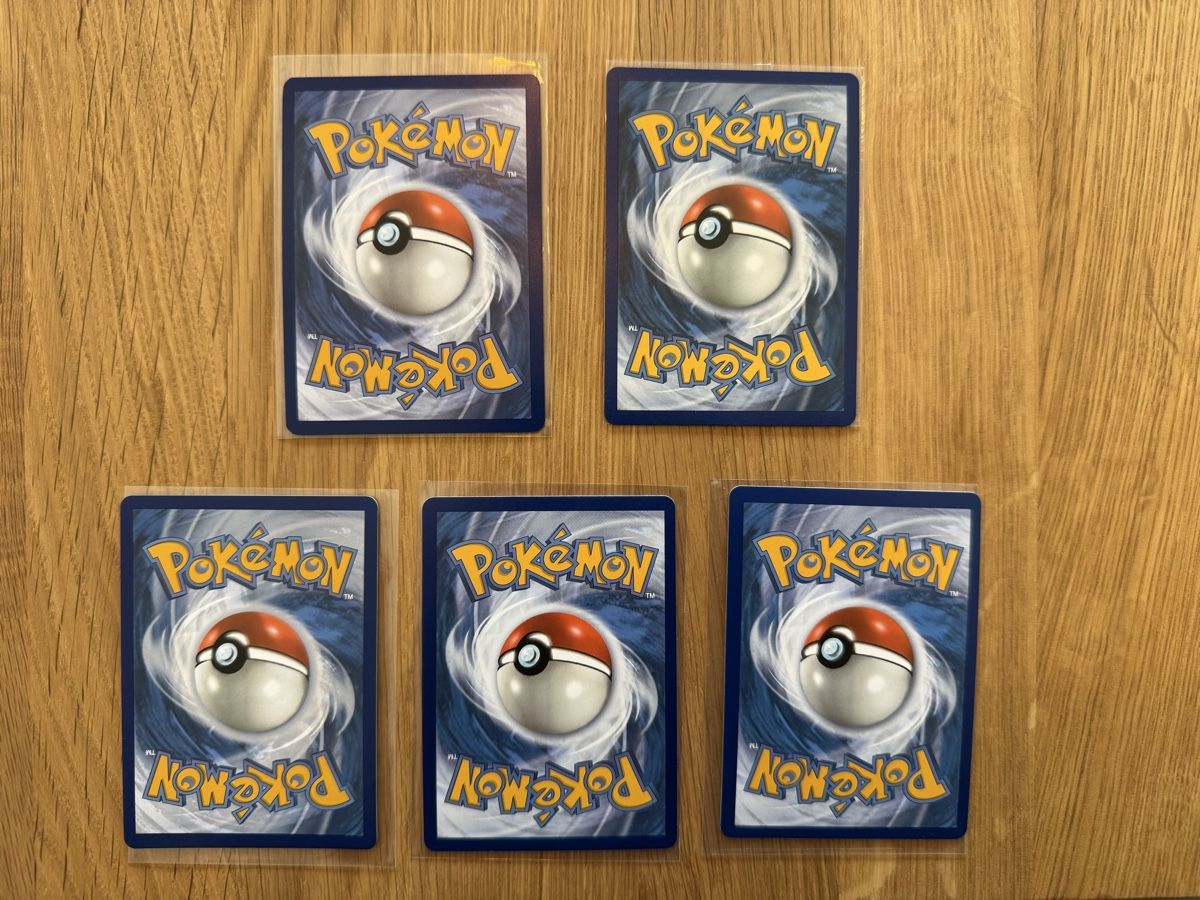 Pokémon Carte collezionabili: Pokemon Mega Charizard CGC 8 & Radiant Trio – Usato da Zeiningen venduto da flo_8cxw 2